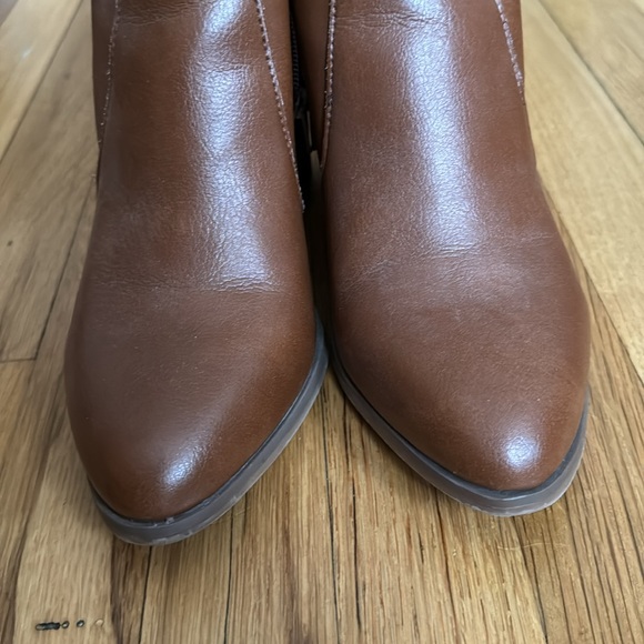 Boots - Picture 4 of 6